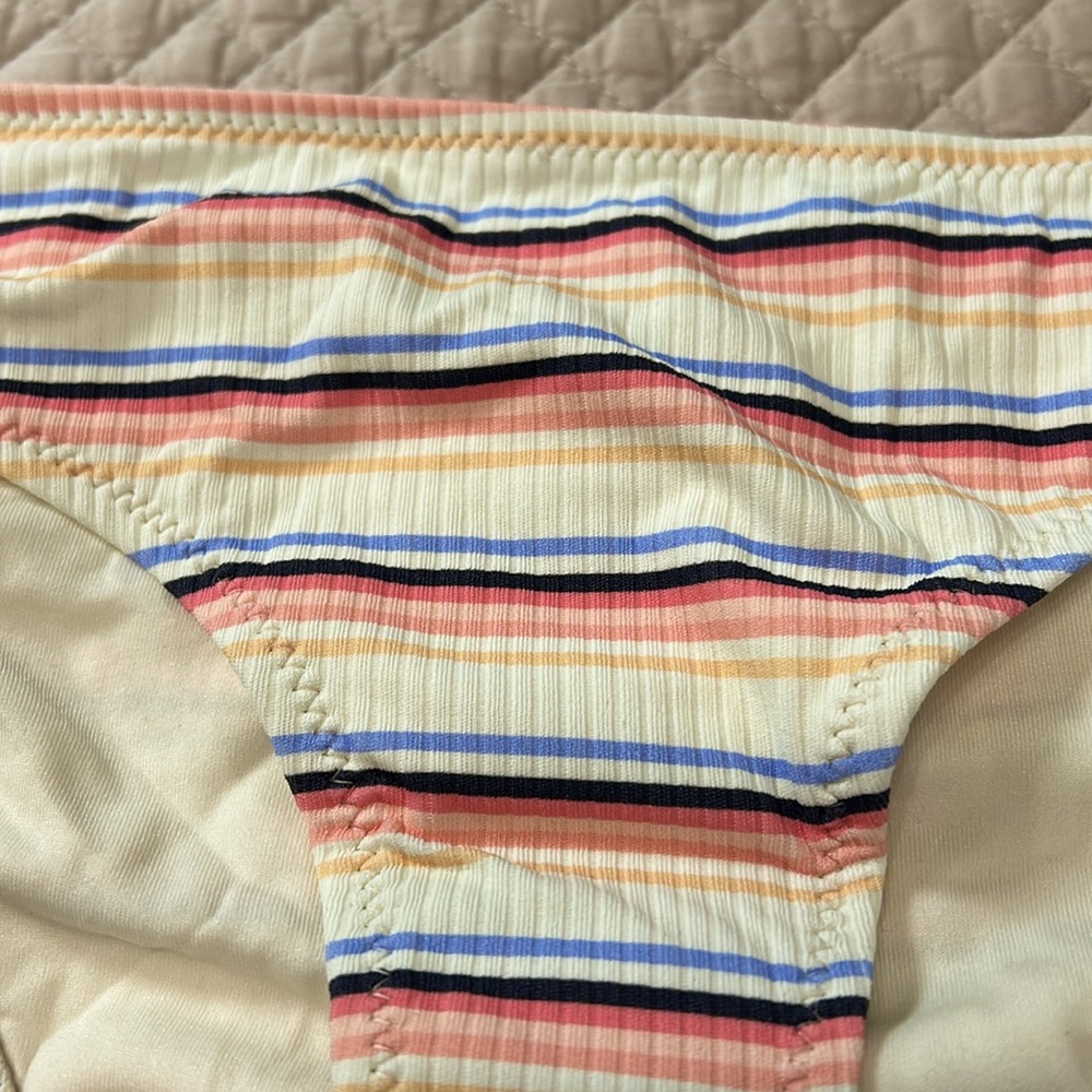 Rip Curl Golden State Cheeky Hipster - Small - New 🏝️ - Picture 4 of 7